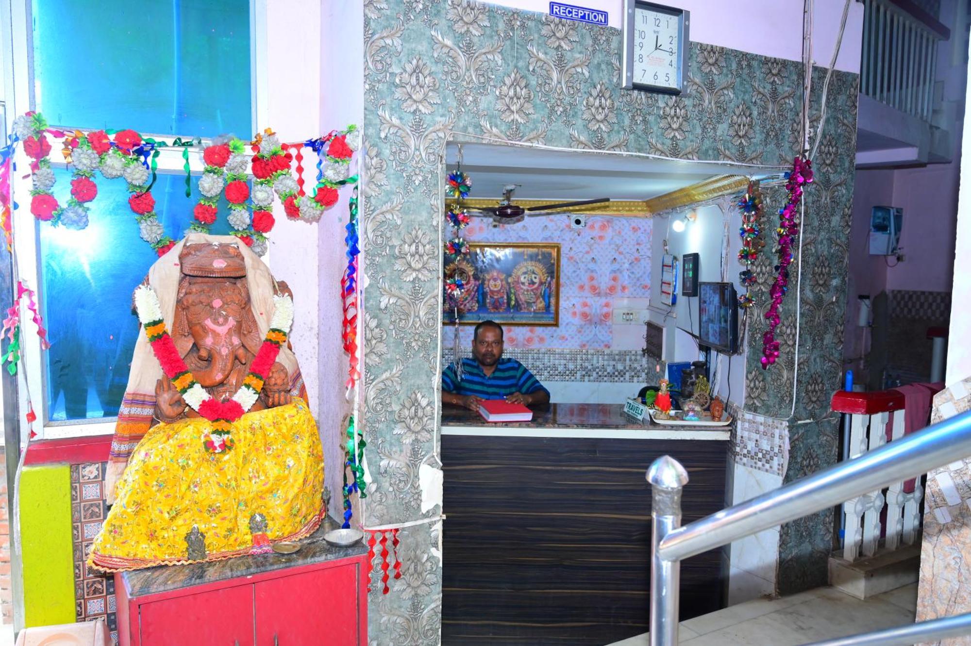 Mor Hotel Beach Heaven-স্বর্গদ্বার গোল্ডেন বিচ এবং মন্দিরের কাছে হোটেল বিচ হেভেন- Near Golden Beach & Temple Best Selling & Best Choice Of Travellers Puri Εξωτερικό φωτογραφία